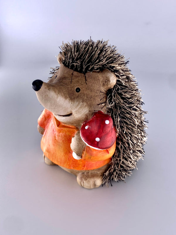 Ouriço Decorativo com Cogumelo na Mão -  Encanto e Delicadeza para sua Decoração