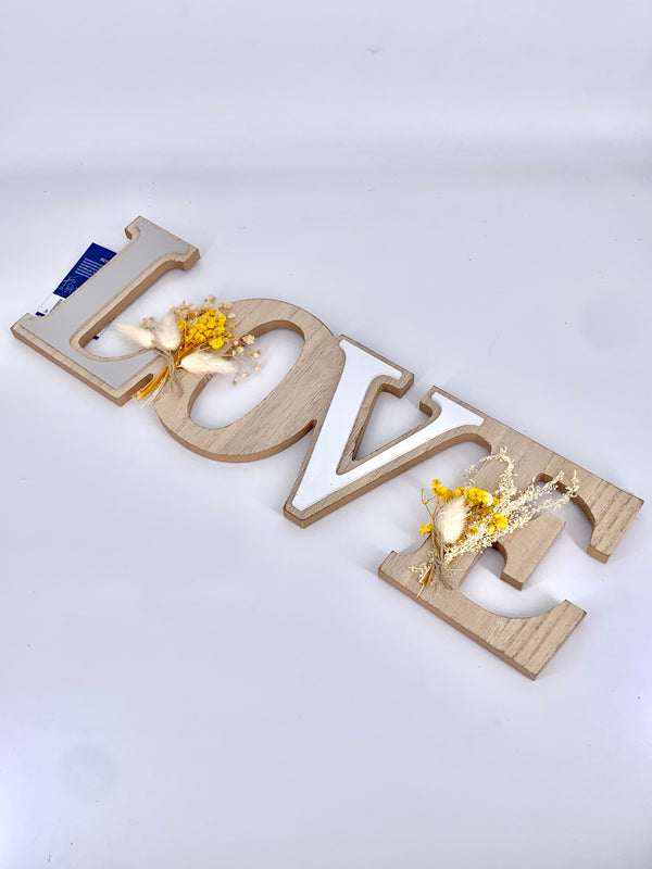 Peça decorativa em madeira