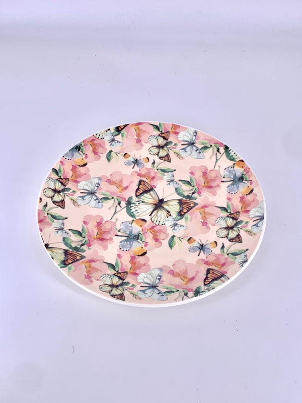 Prato Decorado com Borboletas – Elegância e Delicadeza à Mesa