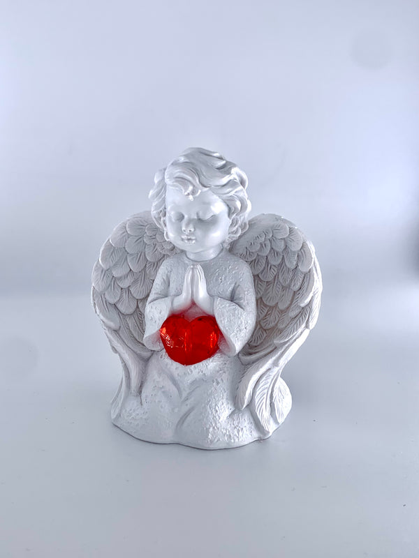 Anjo decorativo com Coração e luz - Simbolismo e Aconchego para seu Espaço