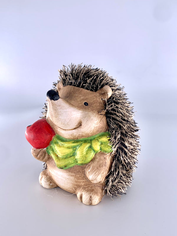 Ouriço de Loiça com Maçã na Mão -  Charme e Delicadeza na Decoração