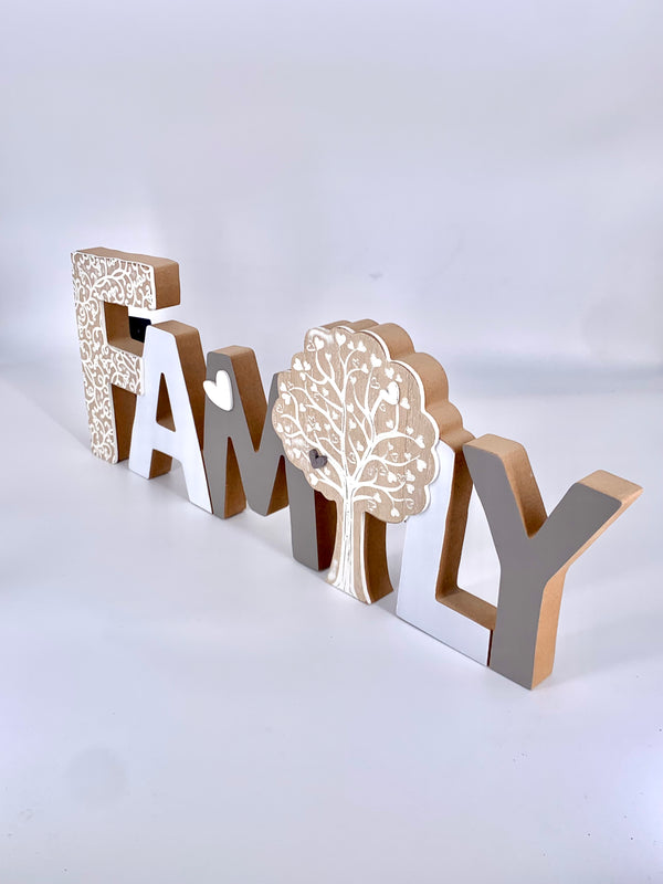 Letras Decorativas em Madeira – “Family”
